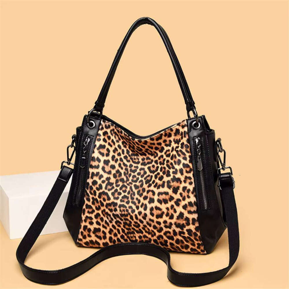 Women's Leopard Bag Luxury Shoulder Crossbody Casual Tote Designer Female Shopper Handbag Large Capacity Messenger Work Ins Sac A noblewoman�