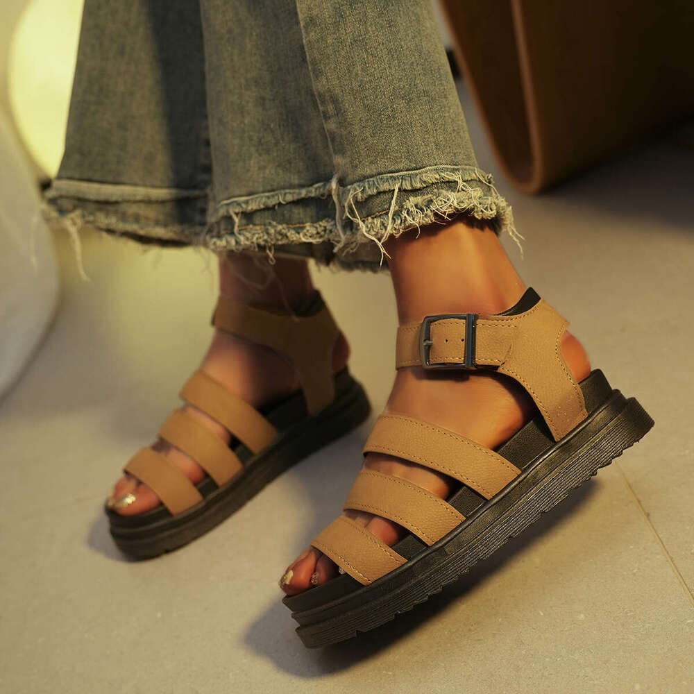 Livraison gratuite sandales romaines chaudes pour femmes printemps nouvelle semelle épaisse boucle de mode antidérapante chaussures de plage déco