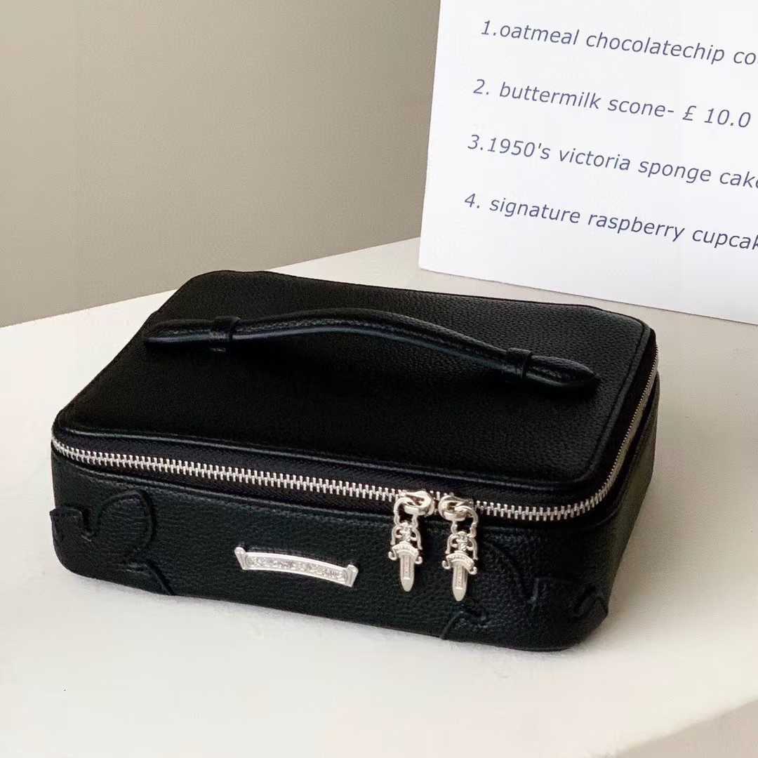Trousse de maquillage de toilette pour femmes en cuir véritable grande capacité portable 2025 nouveau modèle croix bijoux montre boîte de rangeme
