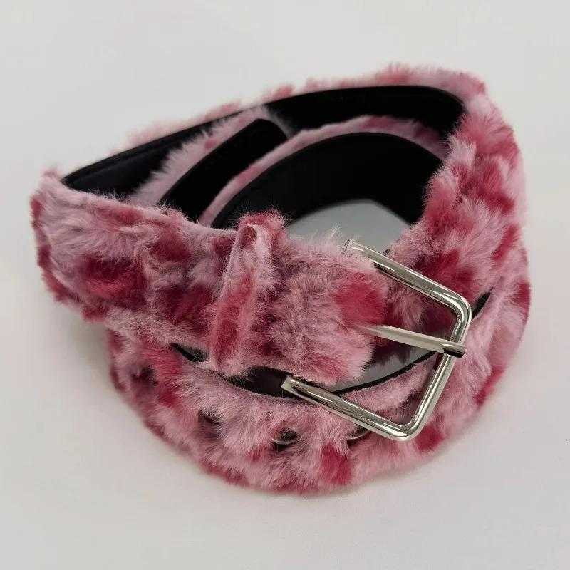 Cinture da donna in peluche rosa 2025 Tendenza moda Y2k Ragazze Cintura Versatile Jeans Accessori Leopard Pu Pin Fibbia Cintura Cinture 251126