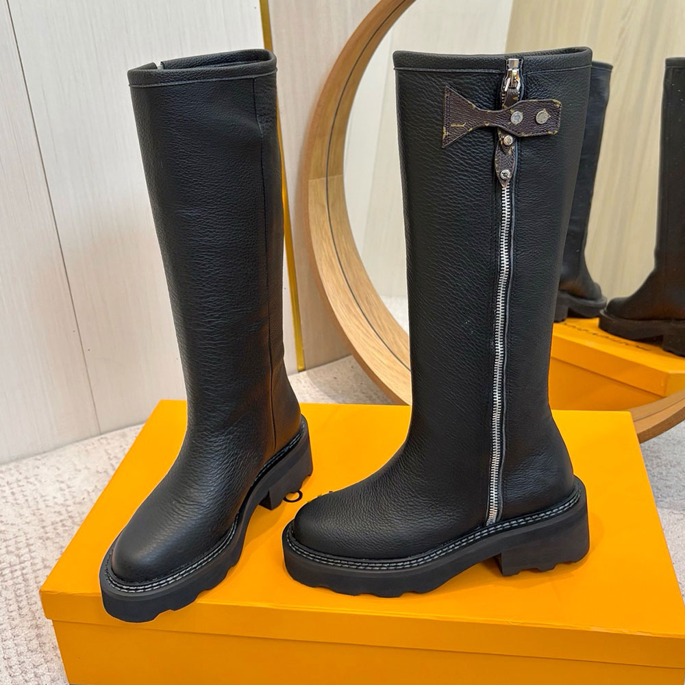 Biker High Boot designer bottes de genou pour femmes 1AICVT Cuir de veau uni 26ss nouvelles bottes d'automne et d'hiver Sangle à boucle réglable