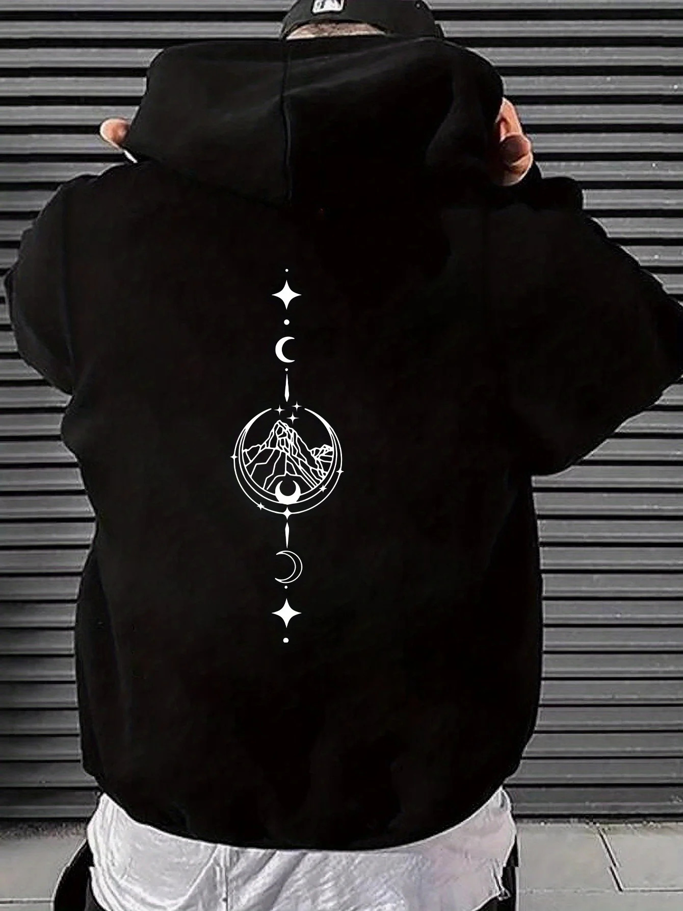 Mens autumn and winter casual fashion loose geometric print long sleeved hooded sweatshirt warm pullover251129