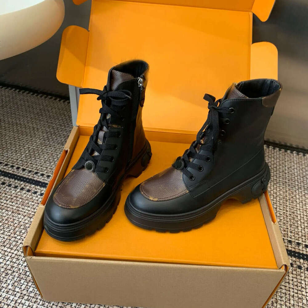 2025 Nouvelle femme de designer Shoe Squad Boot à lacets Femmes Robe Chelsea à semelles épaisses Bottines de luxe pour femmes Bottines en cuir de