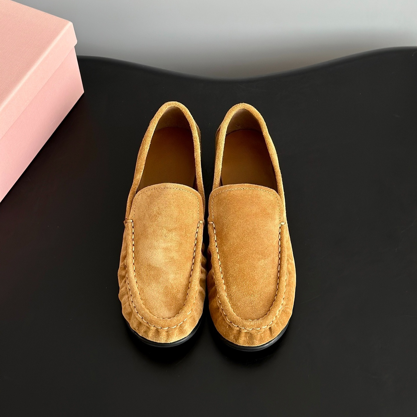 Mocassins en daim Designer de luxe femmes orteils en forme d'amande sans lacet sandales Nouvelles chaussures plates de mode Dames simples chaussu