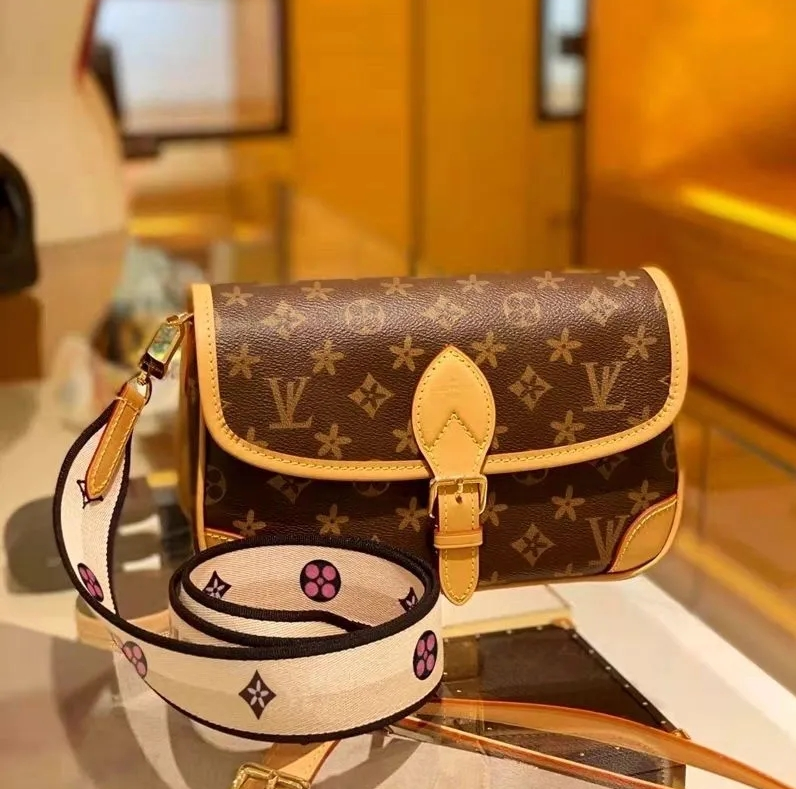 New Arrived Designer Purse Shoulder Bags Leather Women Handbags Totes Cross body Diane baguette bag woman Wallet
