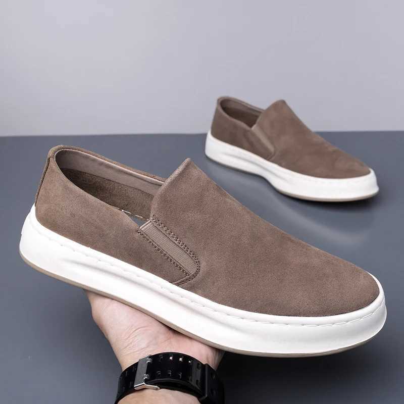 Spring and Autumn New Mens Casual Shoes Loafers Flat Shoes Driving Shoes Mens Outdoor Walking Shoes Leather Casual Shoes W251205
