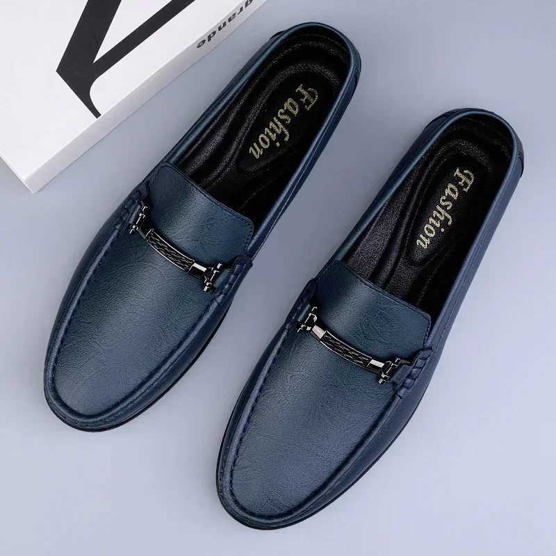 Chaussures de luxe en cuir véritable pour hommes, nouvelles chaussures décontractées pour hommes d'affaires bleues, mocassins assortis avec tout,