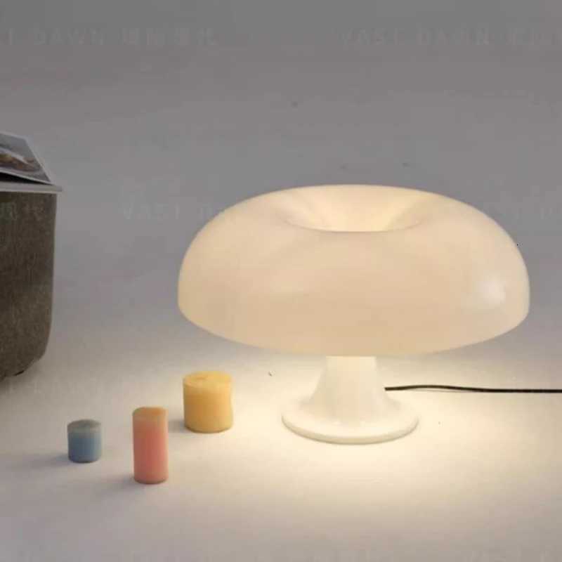 Lampe de nuit USB champignon Orange/blanc, lumière ambiante pour salle d'étude, bureau, café, éclairage décoratif d'intérieur, lampe de table M25