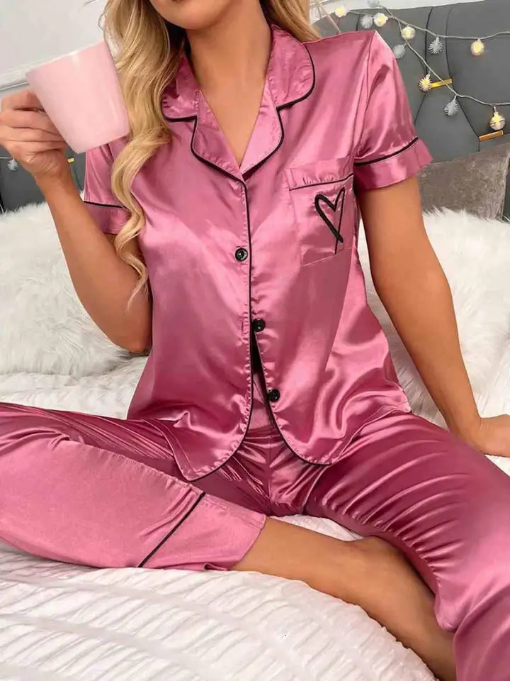 Pyjama deux pièces pour femmes, couleur unie, bouton sur le devant, ensemble confortable, manches courtes, col à revers, haut et Short, vêtements