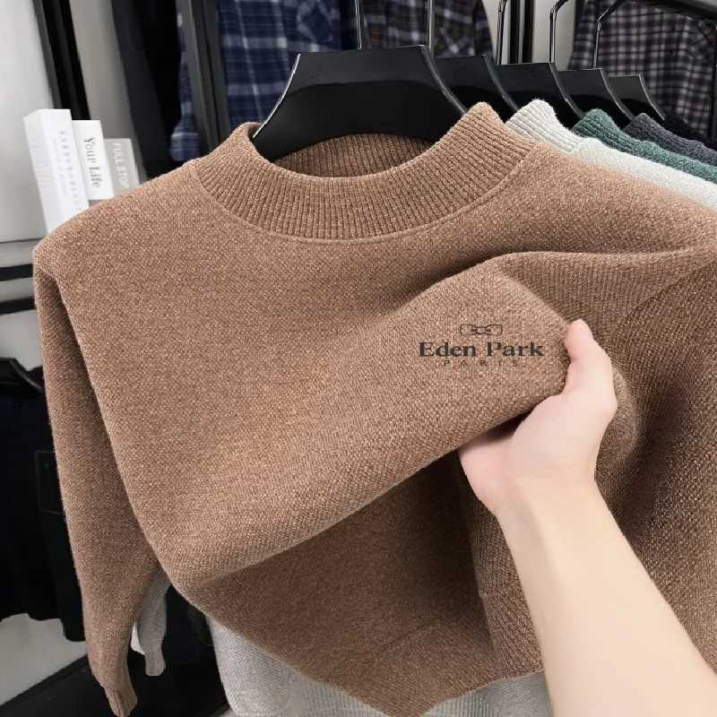 Luxury brand autumn and winter new velvet warm knitted sweater fashionable mens exquisite letter embroidered pullover sweater W251205