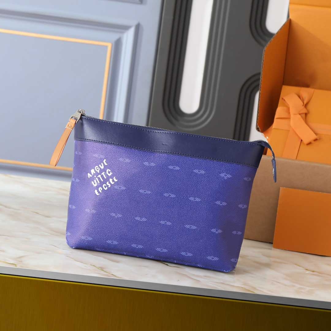 Mens Womens Luxury Designer Pochette Voyage Souple Clutch Leather Printing Toilet Women Storage Solid-color Makeup Underarm Bag Pouch Purse 30cm