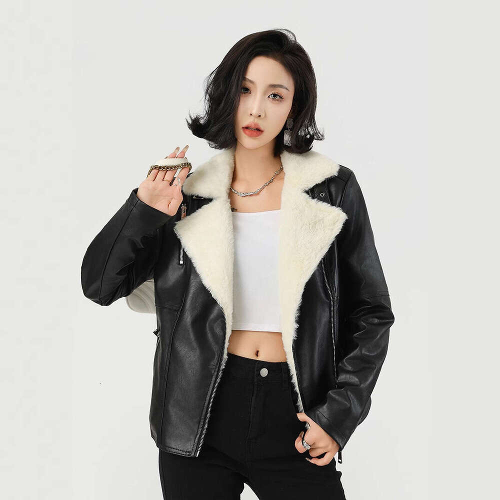 Fashion With Fleece Lining, Thickened Winter Women's Coat, New In Stock, Cross-Border Short Leather Jacket For Women B1