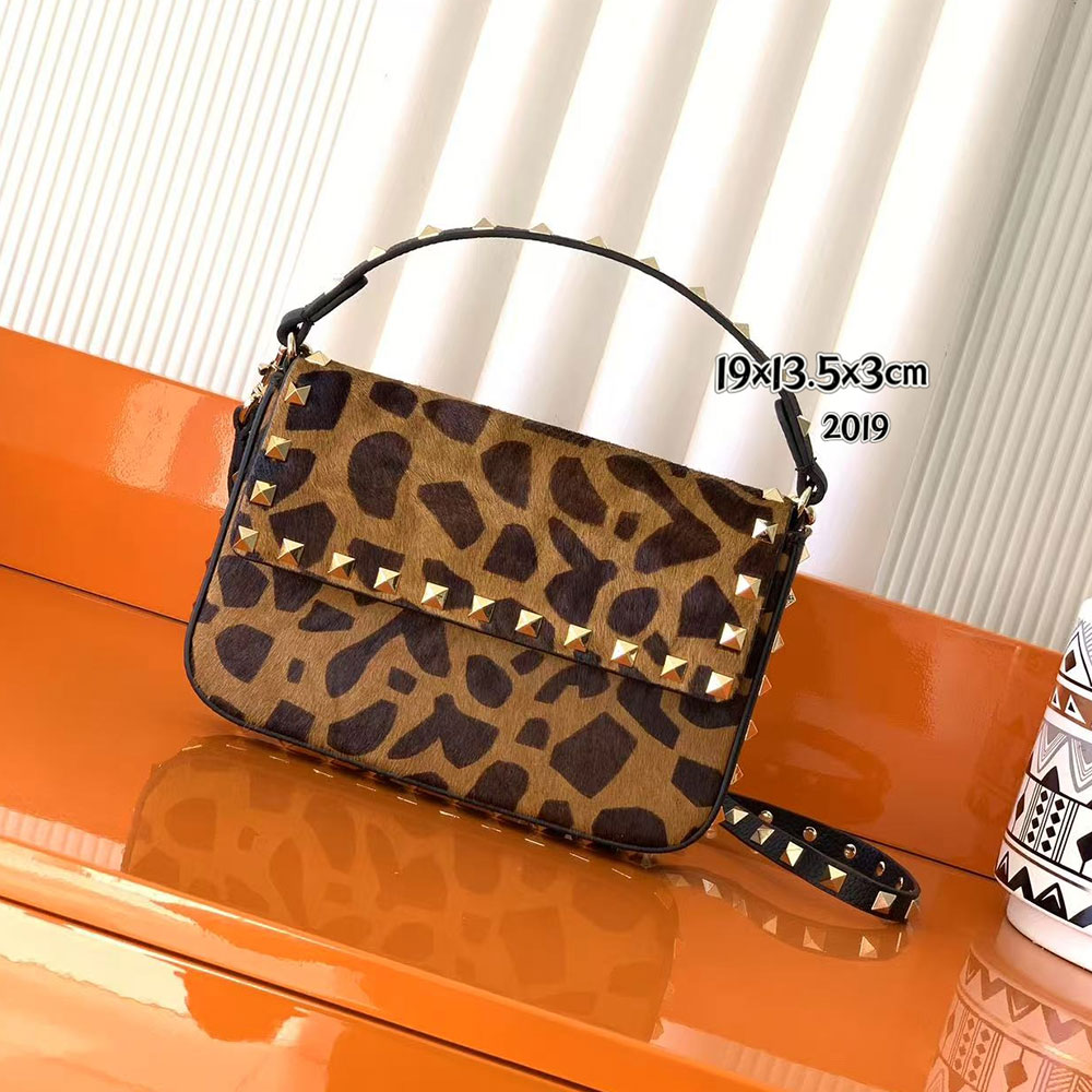 Luxury designer handbag , size 19cm, New luxury high quality , Shoulder bag, Leather handbag with leopard grain texture