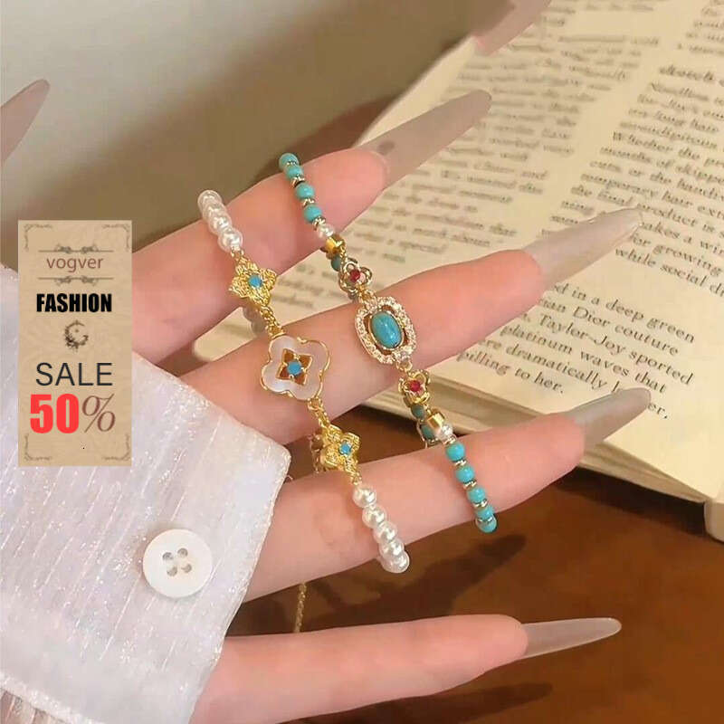 Bracelet For Women Luxury Designer 2026 INS Four-Leaf Flower Imitation Pearl Bracelet New Simple High-End Niche Enhancing Fairness Elegant Temper
