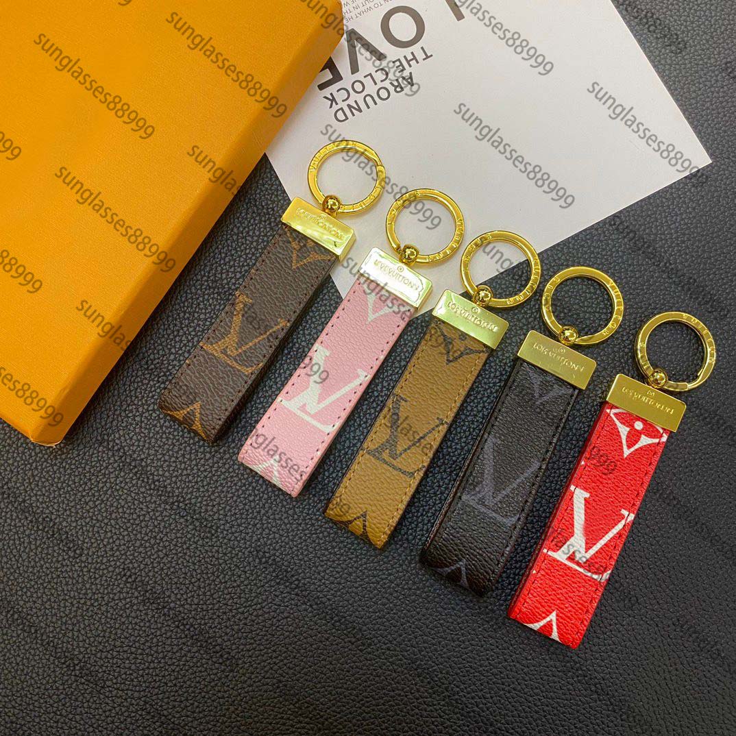 211 High Quality Keychain Classic Exquisite Luxury Designer Car Keyring Zinc Alloy Letter Unisex Lanyard Gold Black Metal Small Jewelry
