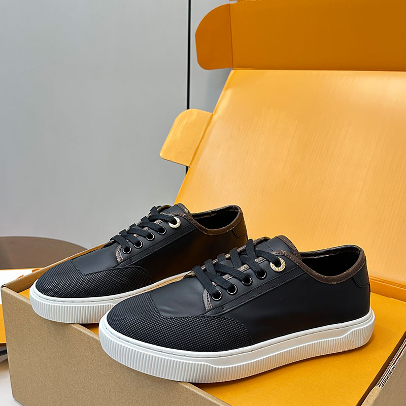 Designer Scarpe da tavola casual piatte di lusso Scarpe da ginnastica popolari da donna per uomo Scarpe da ginnastica in pelle per coppie Scarpe cas