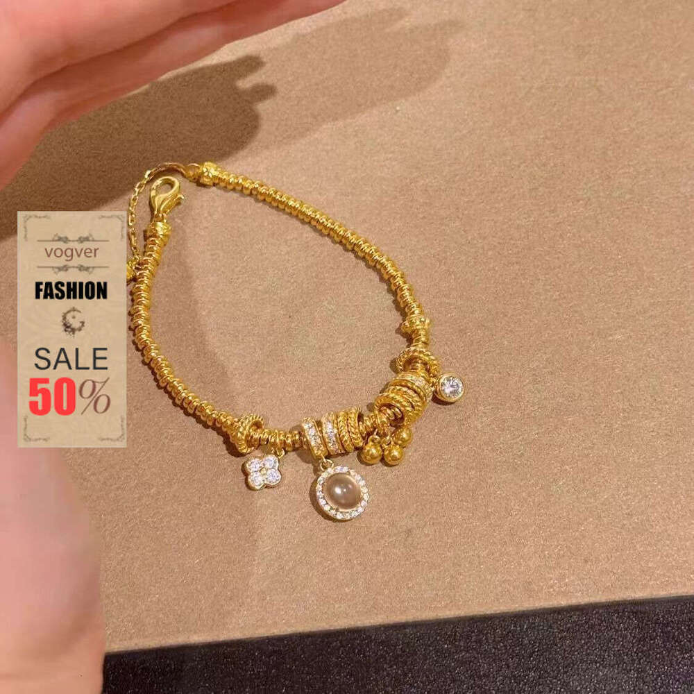 Bracelet For Women Luxury Designer 2026 INS New Style Four-Leaf Clover gold Coiled Bracelet Simple Retro Elegant Versatile Jewelry