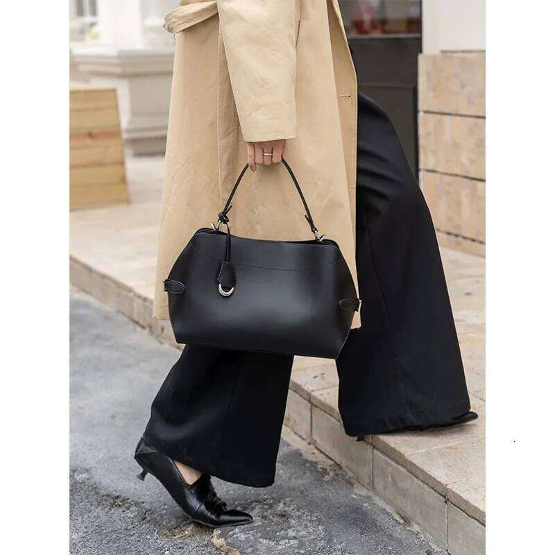 Fourre-tout en cuir véritable nouvelle conception de boucle de ceinture grande capacité en peau de vache sac à bandoulière une épaule mode dames