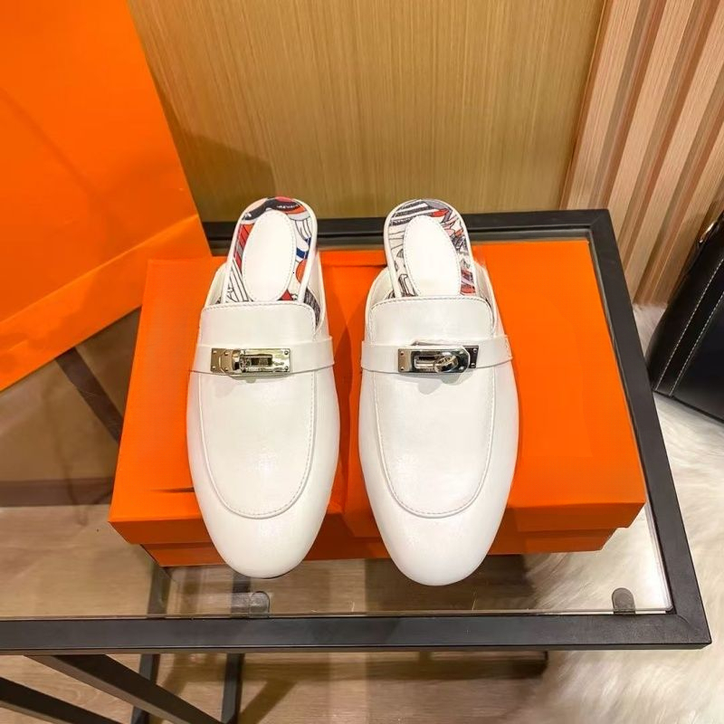 2025 New Fashionable Women's Half Slippers Outdoor Summer Designer Lock Flat Shoes Multi functional Low heeled Lazy Shoes