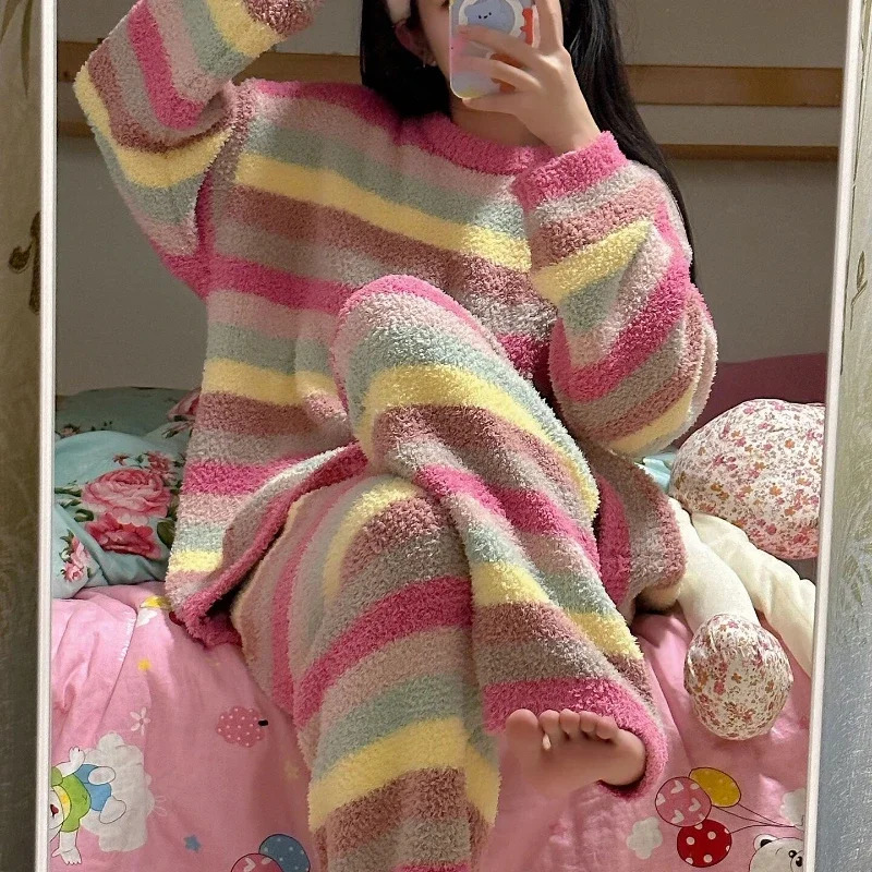 Ensemble de pyjama à rayures colorées et velours plus épais et chaud en peluche pour la maison, vêtements de nuit pour fille Baggy Lounge Allmatc