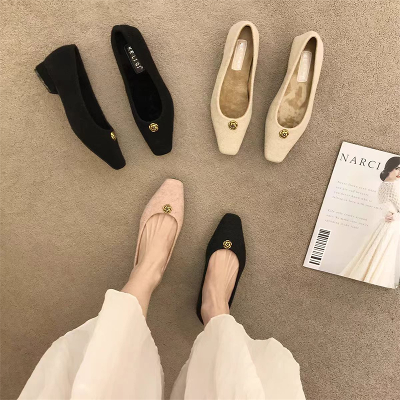 Chaussures habillées de styliste en velours, chaussures décontractées à bout carré et à talons bas, nouvelle collection automne-hiver 2025, livra