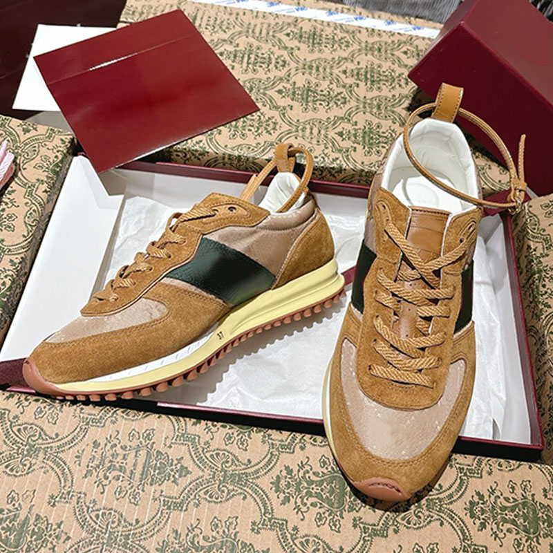 2025SS Femmes Casual Chaussures plates Designer Femmes Chaussures de course Baskets Rose Cuir Tissu Stripe Design Concave Motif Anti Slip Résista