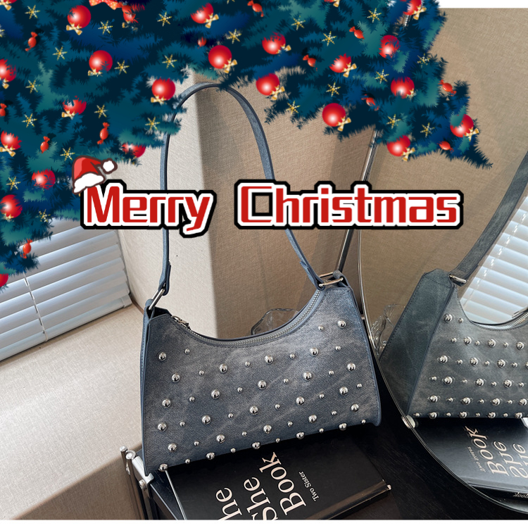 Small niche design armpit bag large capacity Christmas luxury bag, commuting shoulder bag spicy girl style women's rivet motorcycle bag designe