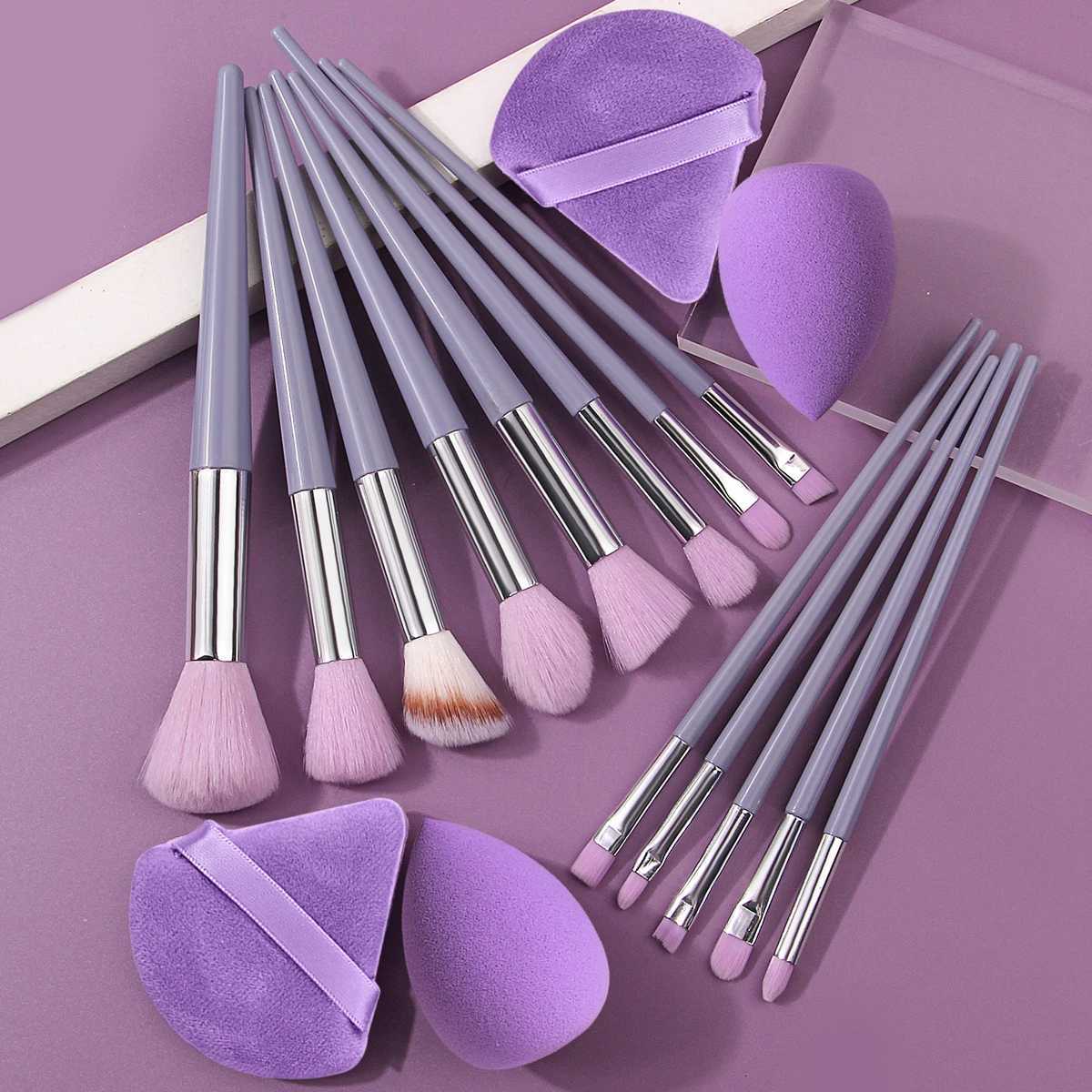 The 17-piece purple makeup brush set includes a multi-functional facial makeup brush/sponge egg/fan-shaped powder puffT251205-image-1087323815