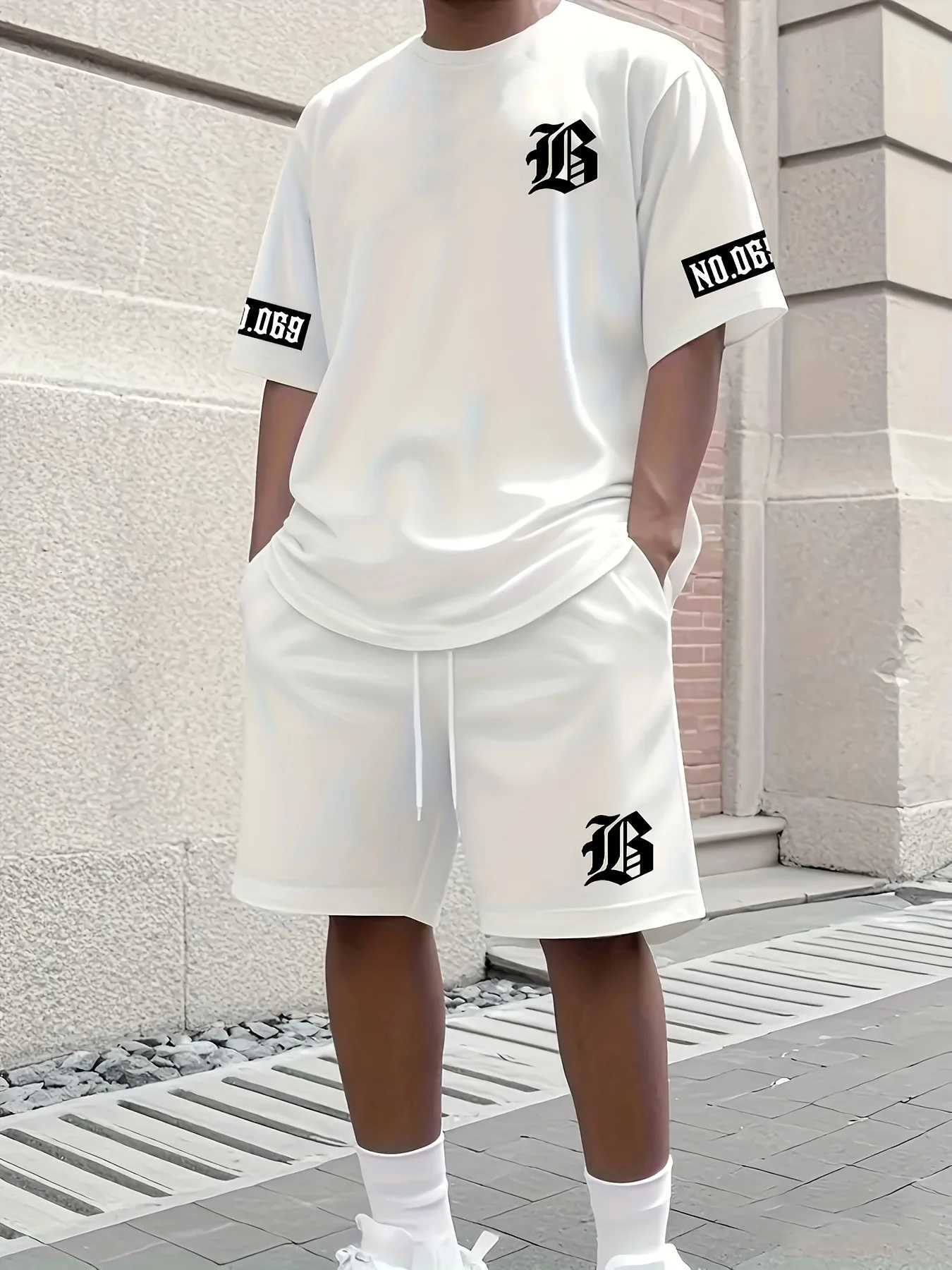2025 Été nouveaux hommes ensemble lettre imprimé mode décontractée T-shirt à manches courtes shorts vêtements de sport décontractés vêtements de