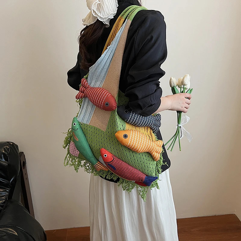 Cute Little Fish Relaxed Knitted Bag 2025 Summer New Commuter Versatile Shoulder Bag Contrasting Cut Out Tote Bag 251204