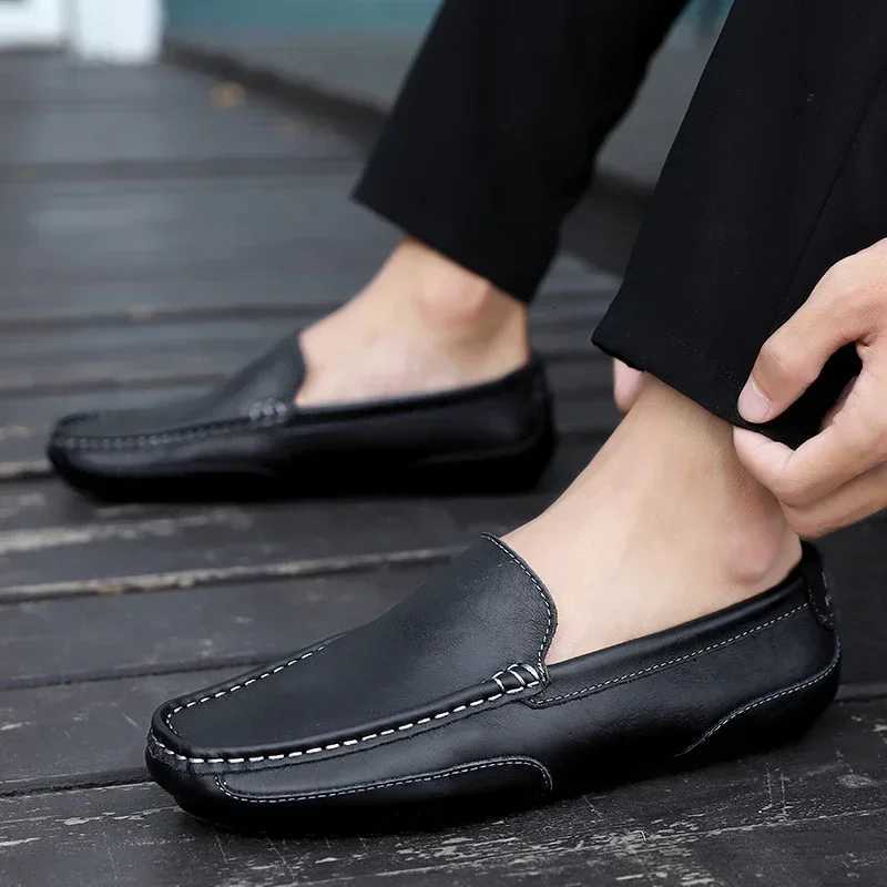 Genuine Leather Men Casual Shoes Luxury Brand Breathable Slip on Black Driving Shoes Soft Men Loafers Moccasins Plus Size 37-47 W251205