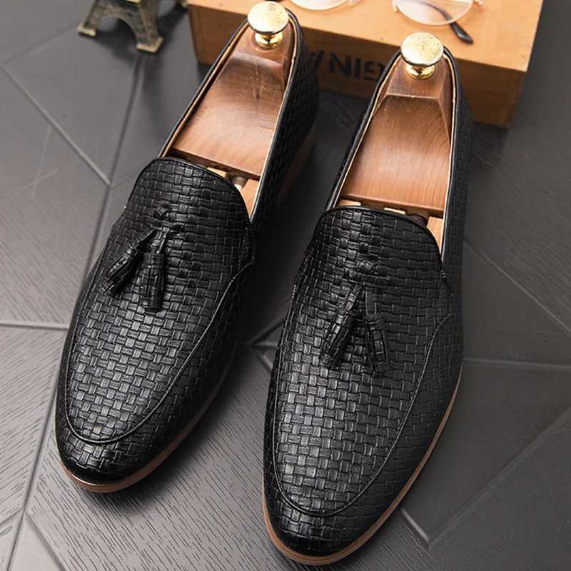 Scarpe da lavoro casual britanniche di alta qualità Scarpe da uomo nappe piatte Mocassini formali sociali Abito da uomo Scarpe da festa in pelle da