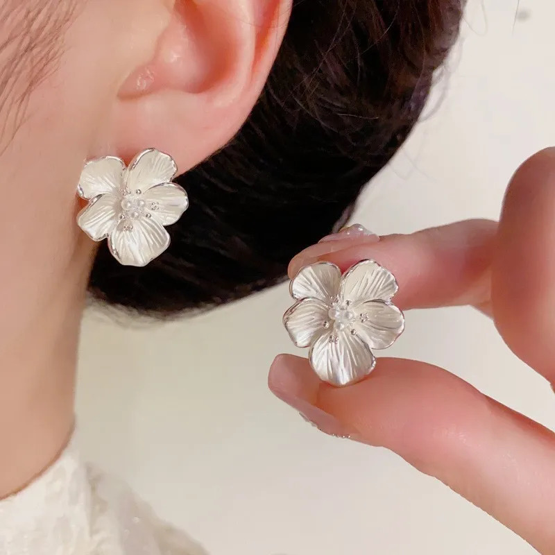 MEETSOFT 925 Sterling Silver Geometric Pleated Flower Pearl Stud Earring for Women Fine Jewelry High Vintage Accessories 251202