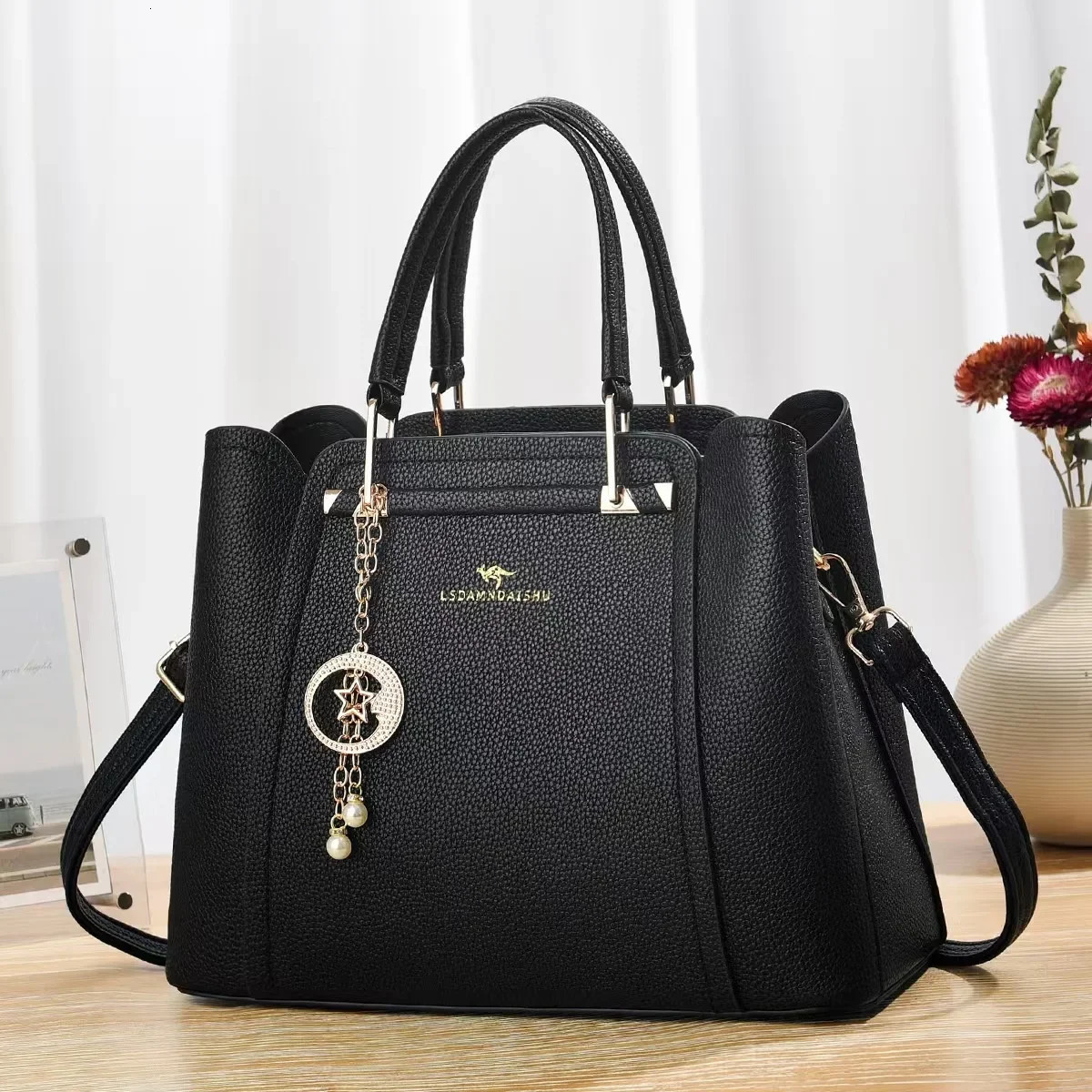 Womens Large Capacity Shoulder Bag Fashionable Trendy Handbag Simple Versatile Crossbody Bag Square Shape Polyester Lining251203