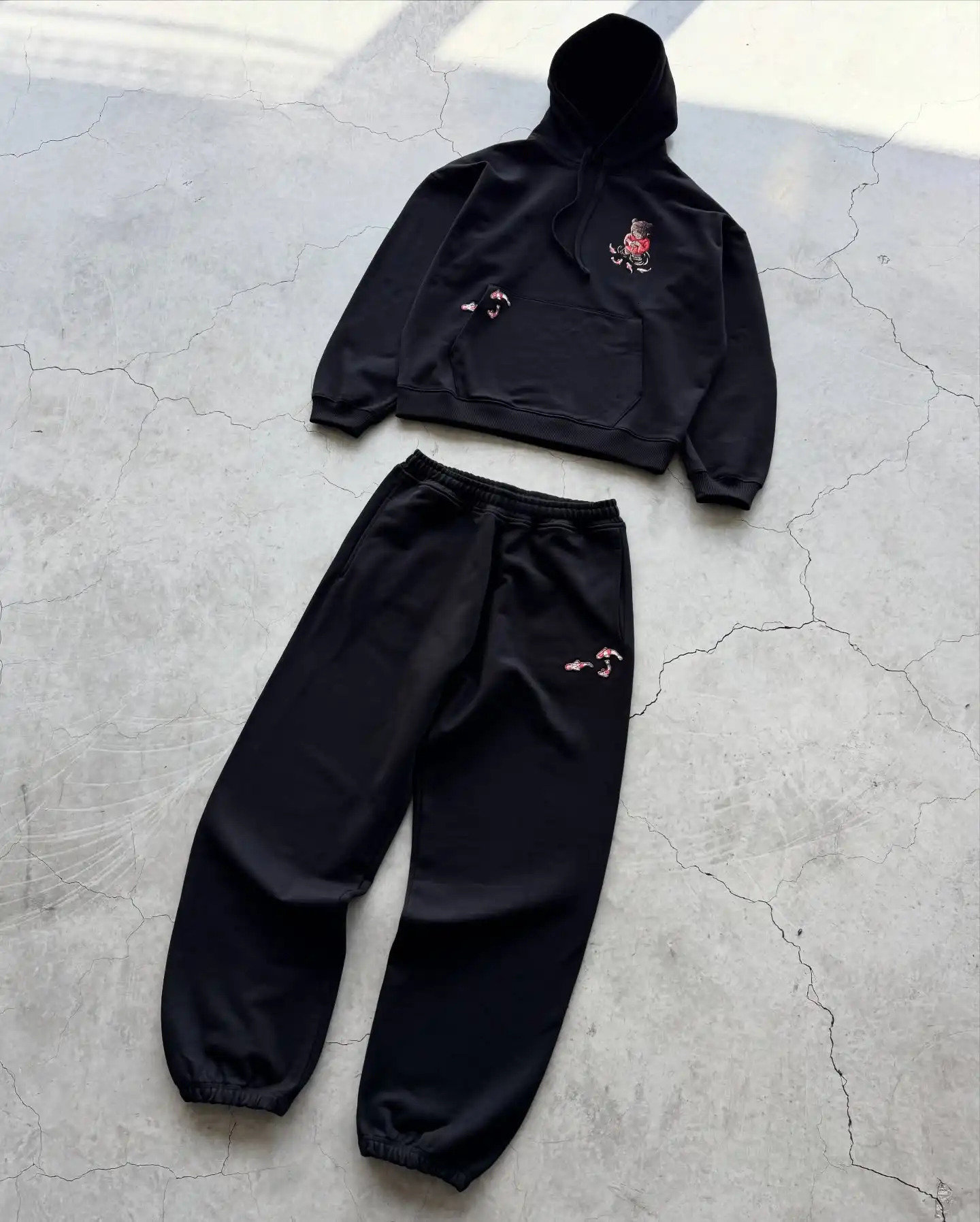 Automne Hommes Femmes T-shirt Pantalon de survêtement Costume Y2K Deux pièces Hip Hop Gothique Graffiti Motif Imprimé Sweat à capuche Costume Vêt