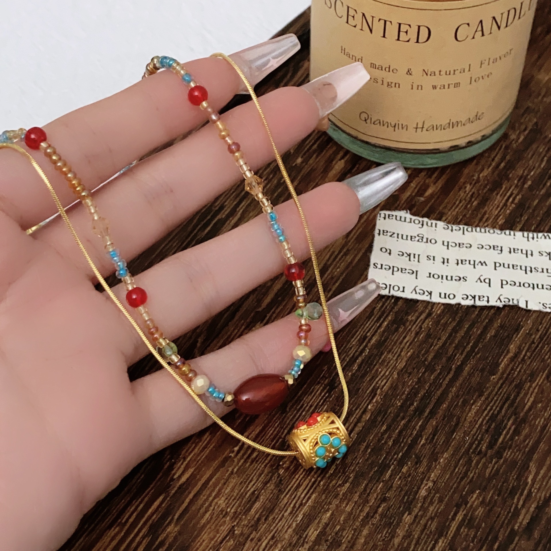 Nouveau collier de perles d'agate rouge de style chinois pour femmes, style ethnique vintage, chaîne de pull exquise de grande valeur, chaîne de