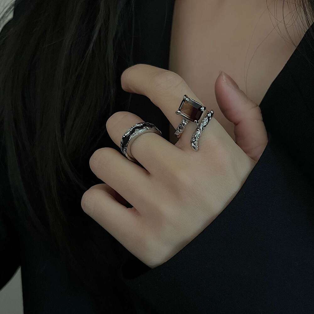 Hip Hop Retro Dark New Niche Ins Cool Style for Women Fashionable Personality High-end Index Finger Ring Trend