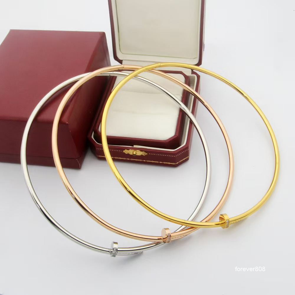 Pendentif colliers ras de cou 2025 nouveau collier d'amour collier classique collier de cou en acier inoxydable bijoux de créateur pour les femme