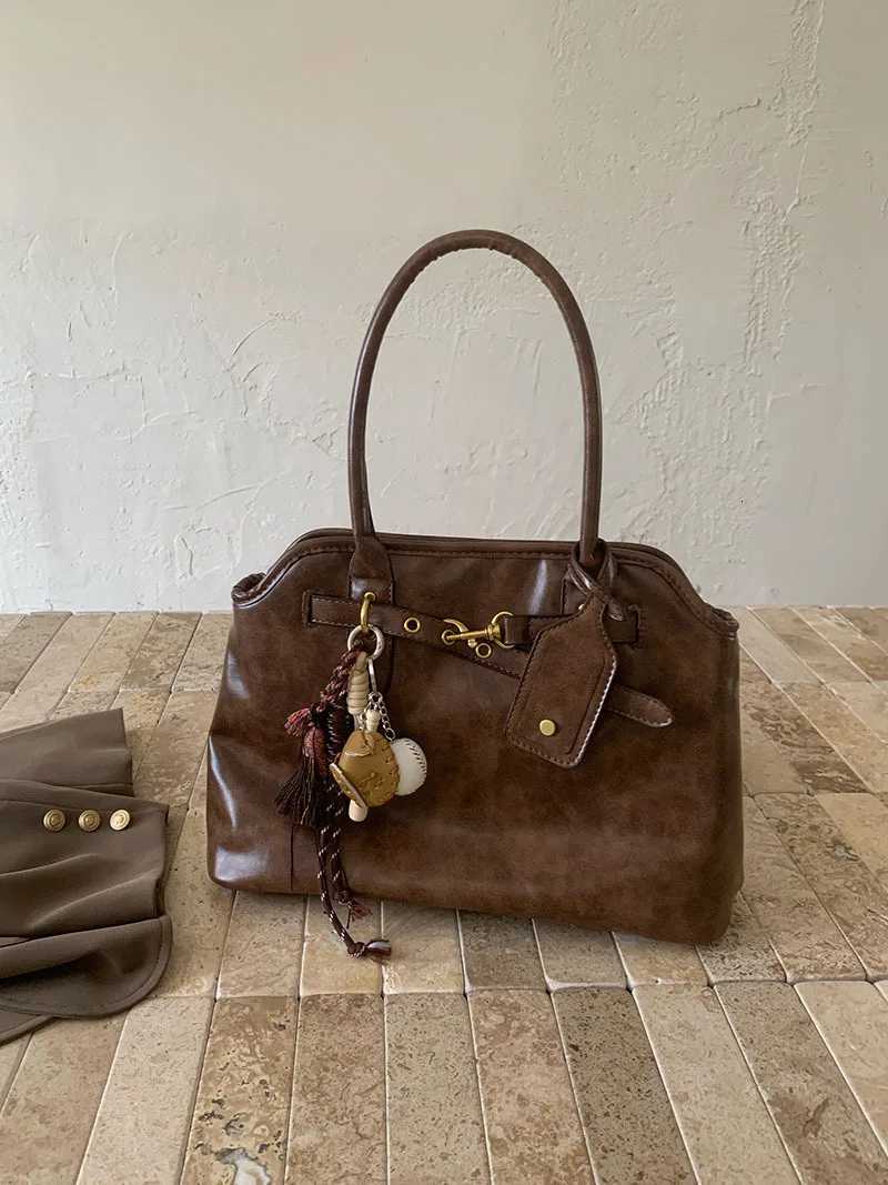 CGCBAG Vintage Designer Sac fourre-tout de luxe Casual Lage Capacité Femmes Sac à bandoulière Simple Trajets PU Cuir Dames Sacs à mainXJ251206