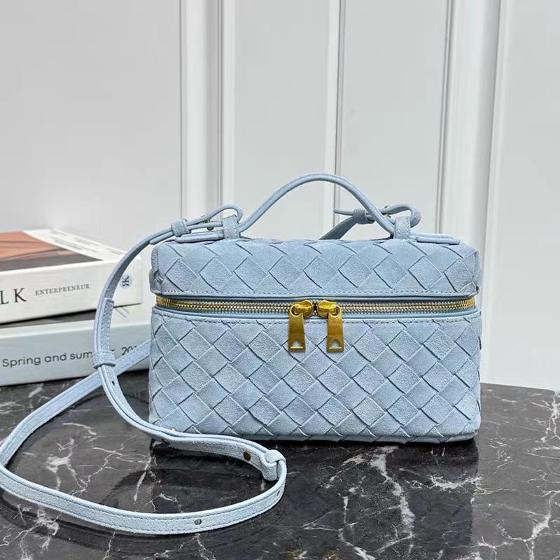 2025 New Matte Leather Small Square Bag for Women Woven Lunch Box Bag Handheld Makeup Bag Versatile Crossbody Small Bag