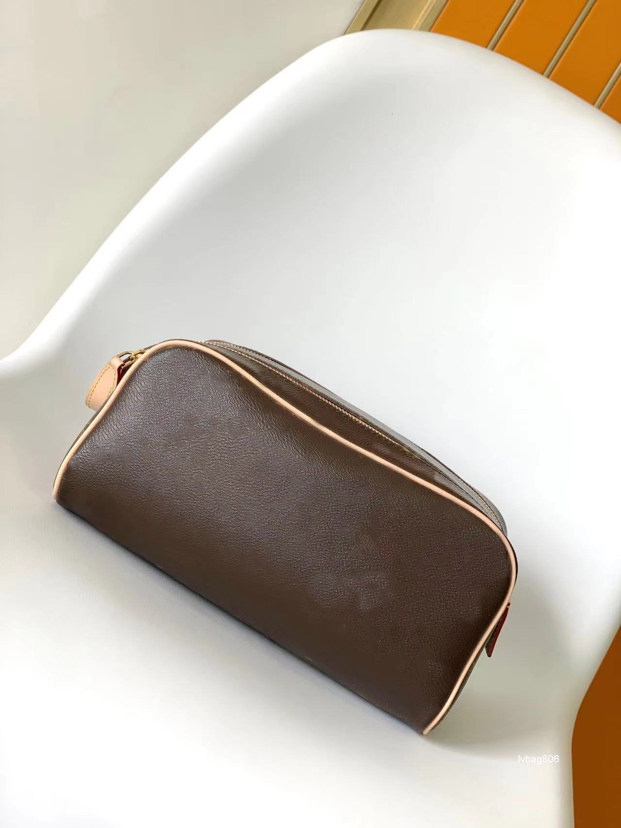 Sacs à cosmétiques Cas Pochette de sac de maquillage classique de haute qualité pour les créateurs de mode pour femmes 8888