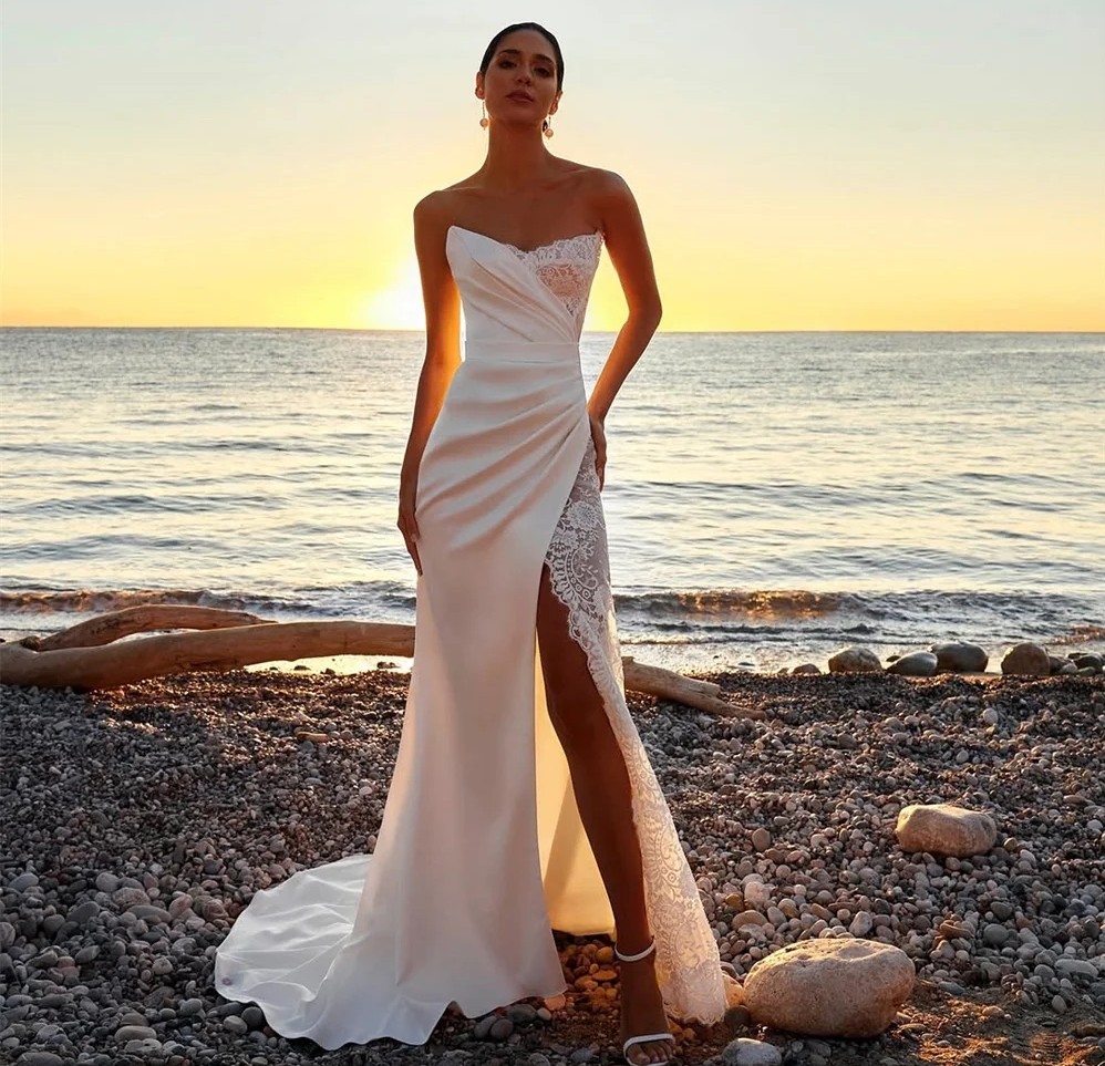 Sexy Boho Beach Wedding Dress 2026 Strapless Side Split Lace Satin Mermaid Bride Bridal Gowns Robe De Mariage Vestidos De Noiva
