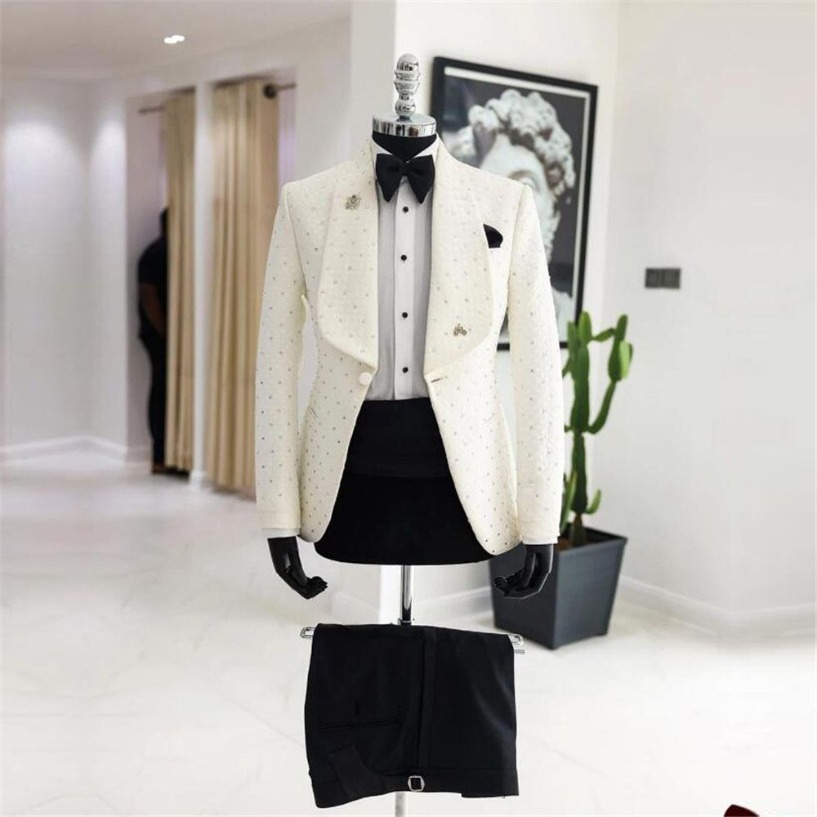 Luxury Groom Wedding Suits Cyrstals Beaded Mens Tuxedos Custom Made Single Breasted Prom Blazer Sets Banquet Dinner Clothing D05