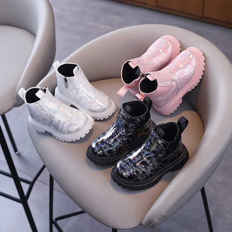 2025 autumn and winter girls shoes childrens short boots for 1-5 year old shiny leather fashionable suitableT251206