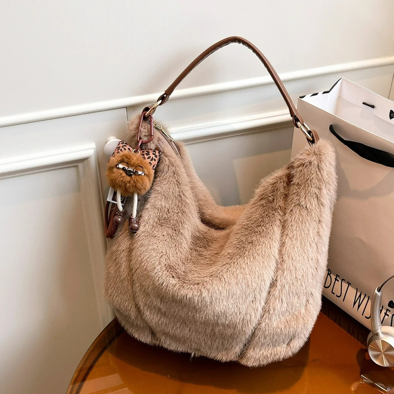 Winter Versatile Commuting Shoulder Bags Women Large Capacity Furry Bucket Bag for Commute Texture and Simple Storage Bags 251202