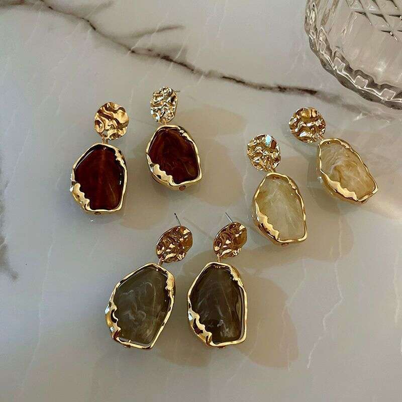 Vintage Court Style Geometric Resin 2025 New Trend Exquisite Light Luxury High-end Sense Elegant Stud Earrings luxury jewlery designer for women