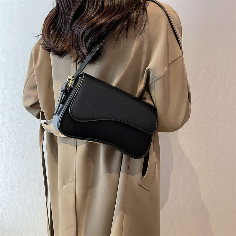 High-Quality New Flip Magnetic Shoulder Fashion Simple Women's Underarm Bag Handbag designer bags for womens high-end fashionable and versatile
