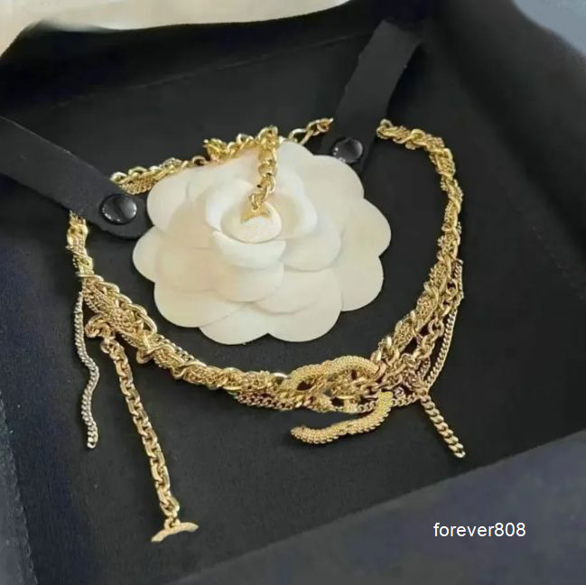Colliers Designer Collier Pendentif Femmes Ras Du Cou Chaîne Lettre 18K Plaqué Or Collier Gland Pendentif Bijoux Accessoires