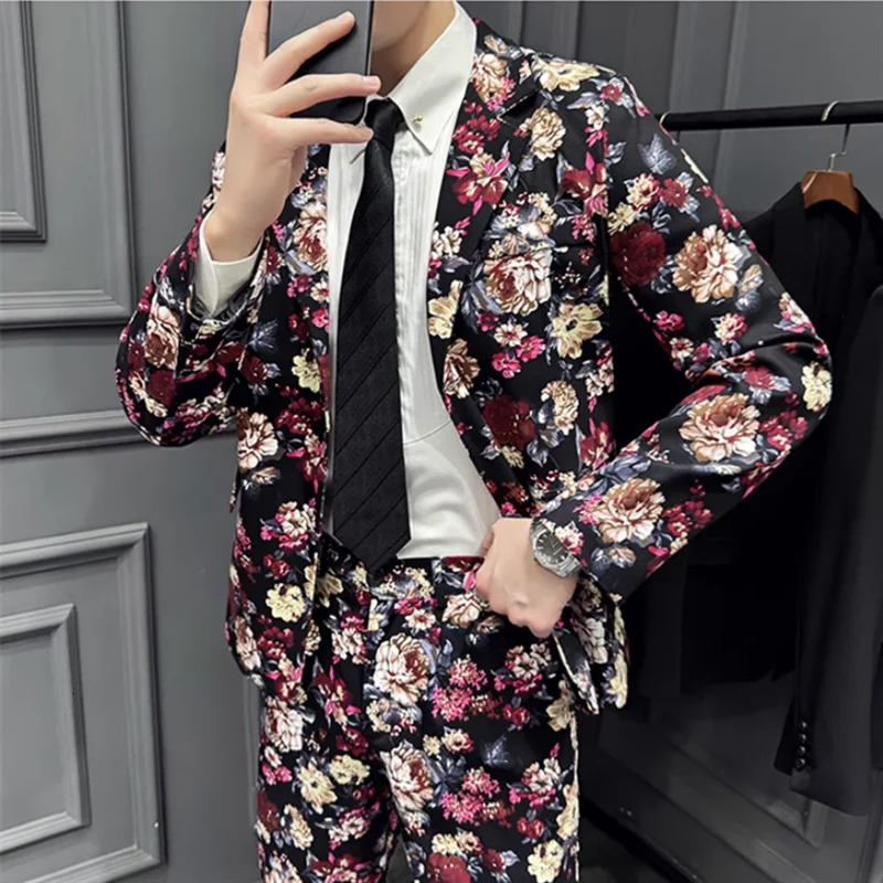 Abito da uomo in puro cotone stampato in 2 pezzi Moda maschile Festa di nozze Abito floreale Giacca e pantaloni con bottone singolo 251203