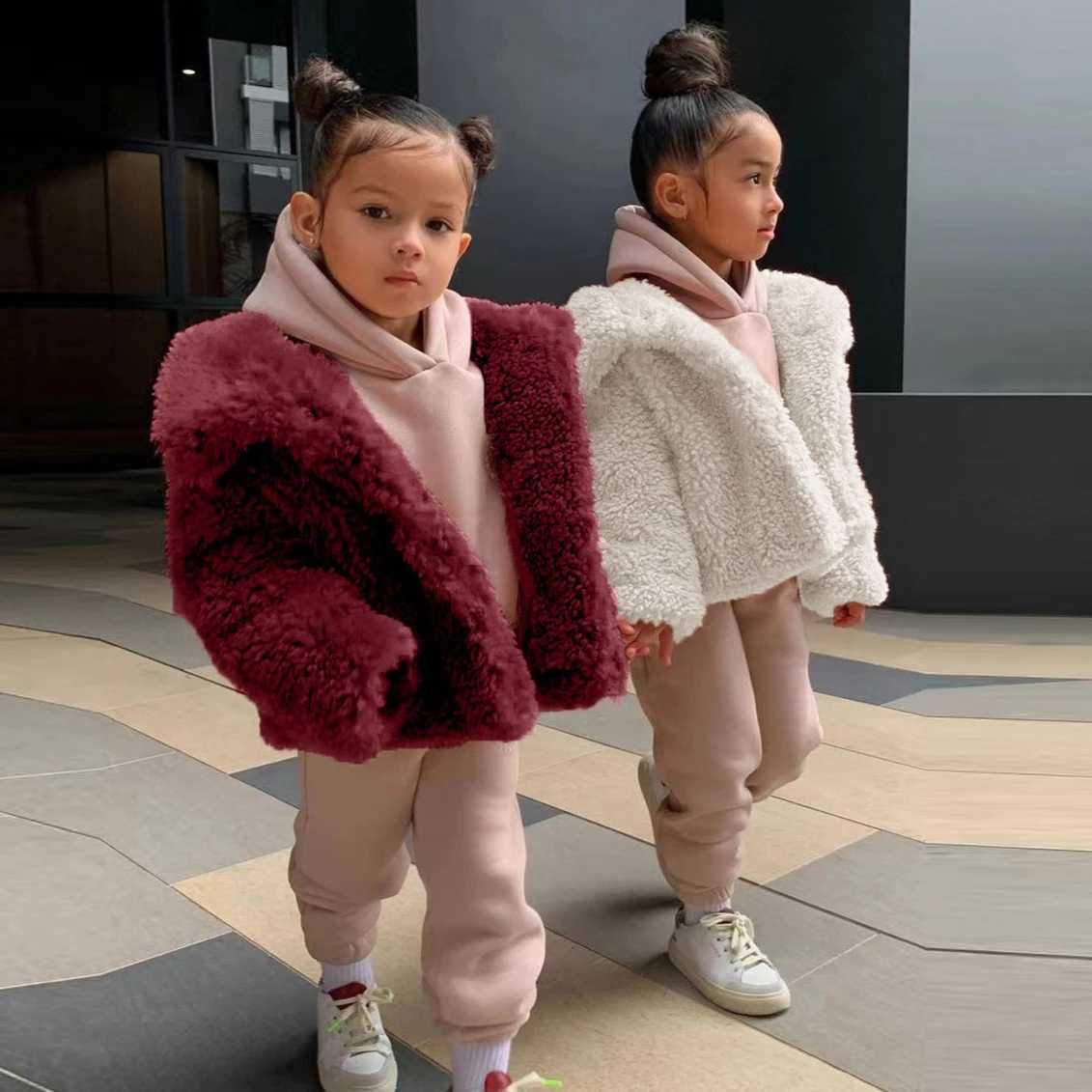 Manteau de filles 2025 automne et hiver nouveaux vêtements pour enfants Style coréen fille bébé mode épaissi manteau de fourrure chaude Simple Y2